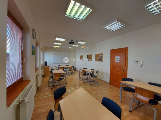 Eladó iroda, Szolnokon, Szapáry utcában 59.9 M Ft