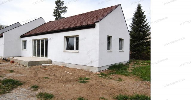 Eladó ikerház, Veresegyházon 110 M Ft, 4 szobás