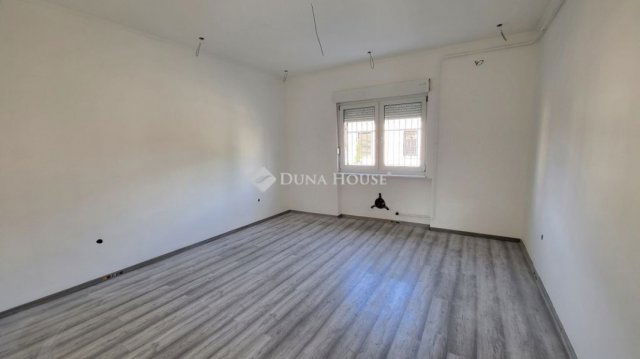 Eladó téglalakás, Budapesten, XX. kerületben 39.9 M Ft, 1 szobás