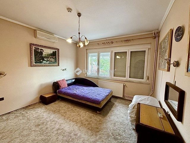 Eladó családi ház, Gyálon 194.9 M Ft, 5 szobás