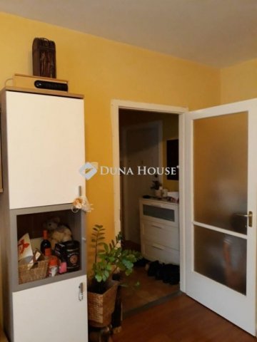 Eladó téglalakás, Budapesten, XXI. kerületben 63 M Ft, 2 szobás