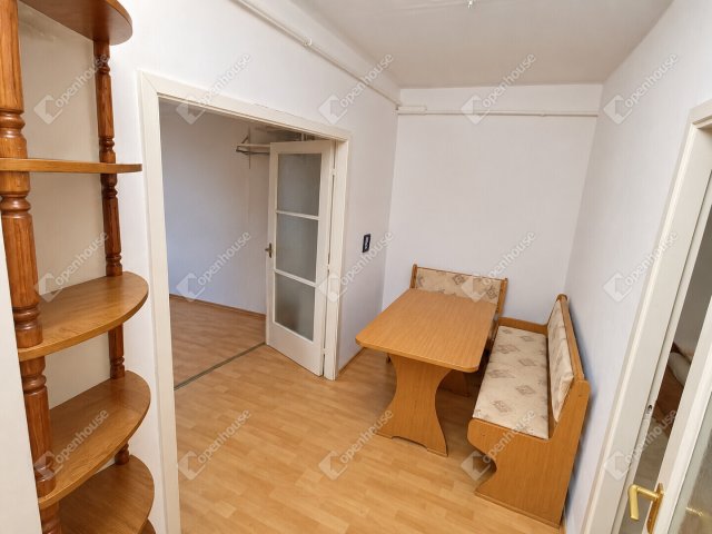 Eladó panellakás, Szegeden 55 M Ft, 3 szobás