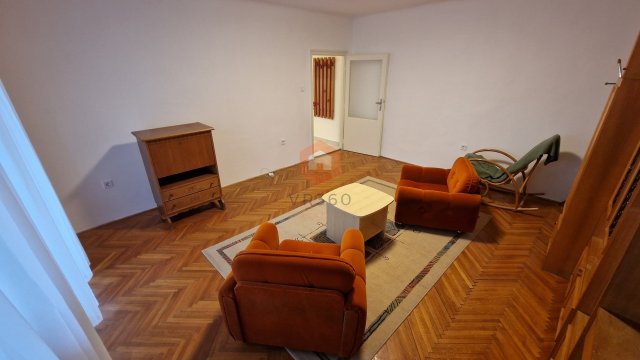 Kiadó téglalakás, albérlet, Pécsett, Athinay utcában, 1 szobás