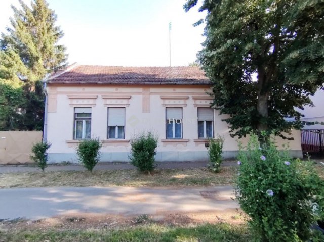 Eladó családi ház, Békéscsabán, Gyulai úton 65 M Ft, 6 szobás