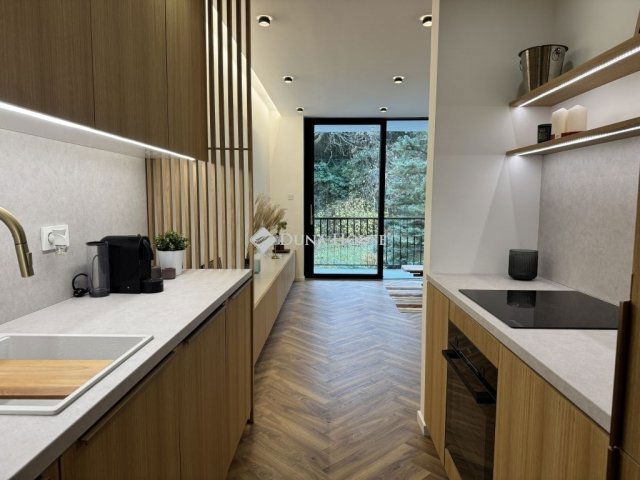 Eladó téglalakás, Budapesten, II. kerületben 132 M Ft, 2 szobás