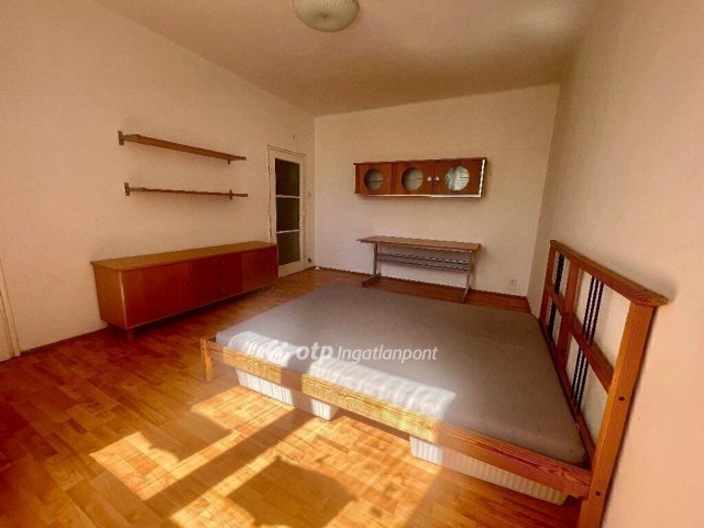 Eladó téglalakás, Budapesten, IX. kerületben 42.9 M Ft, 1 szobás