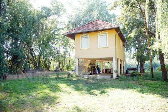 Eladó nyaraló, Tiszaszigeten 45 M Ft, 2 szobás