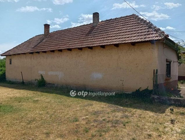 Eladó családi ház, Erdőtelken 4.5 M Ft, 1+2 szobás