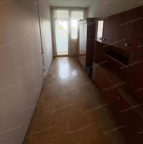 Eladó panellakás, Tatabányán 41.9 M Ft, 2+1 szobás