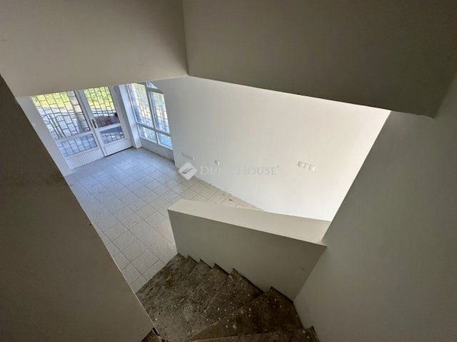 Eladó családi ház, Leányfaluban 82 M Ft, 3 szobás