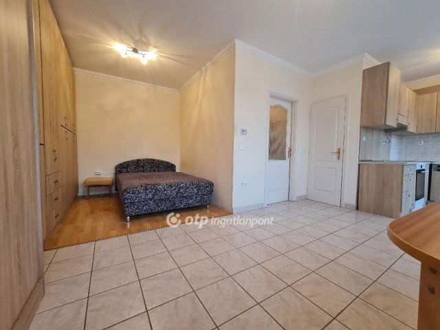 Eladó téglalakás, Hajdúszoboszlón 48.9 M Ft, 1 szobás