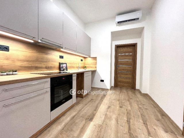 Eladó téglalakás, Budapesten, VI. kerületben 61 M Ft, 2 szobás