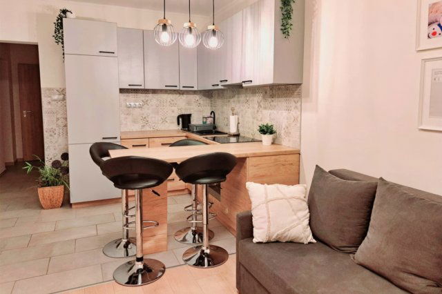 Eladó panellakás, Székesfehérvárott 58.75 M Ft, 1+2 szobás