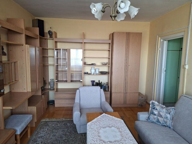 Eladó téglalakás, Pécsett 49 M Ft, 3 szobás