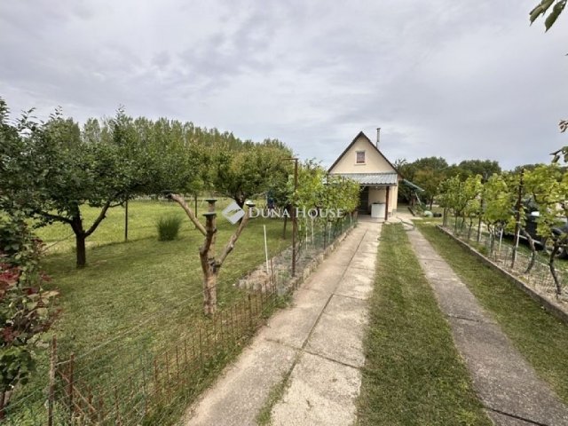 Eladó nyaraló, Dömsödön 42.5 M Ft, 2 szobás