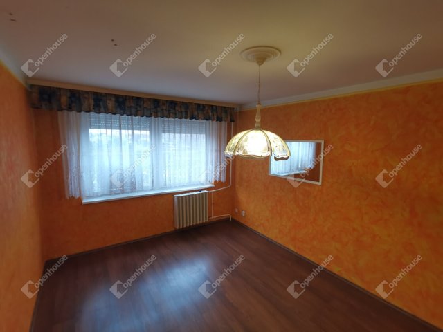 Eladó panellakás, Székesfehérvárott 45.9 M Ft, 2 szobás