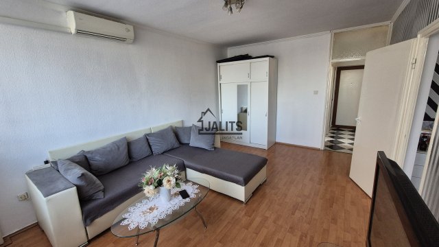 Eladó panellakás, Budapesten, XX. kerületben, Topánka utcában