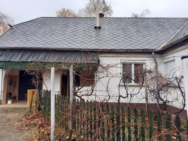 Eladó családi ház, Sükösdön 28.9 M Ft, 3 szobás