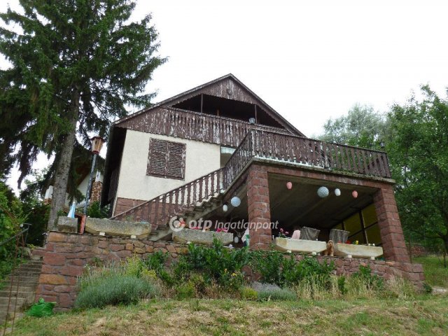 Eladó családi ház, Ábrahámhegyen 185 M Ft, 1+2 szobás