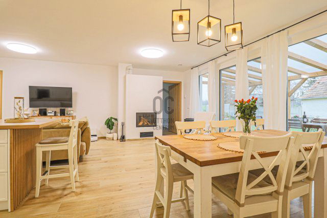 Eladó családi ház, Fertőszéplakon 118.9 M Ft, 5 szobás