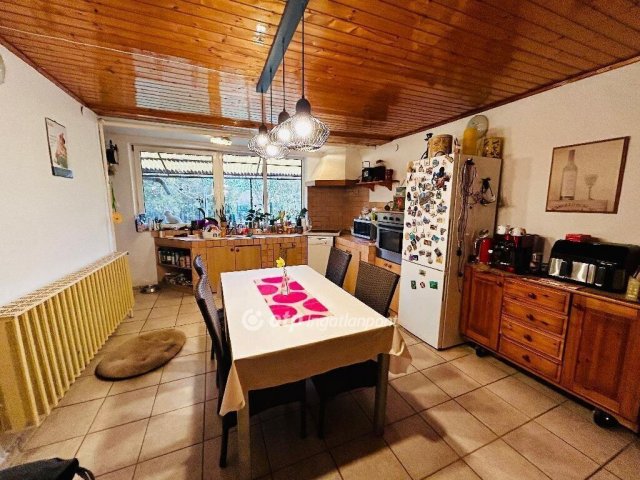 Eladó családi ház, Pakson 95 M Ft, 3 szobás