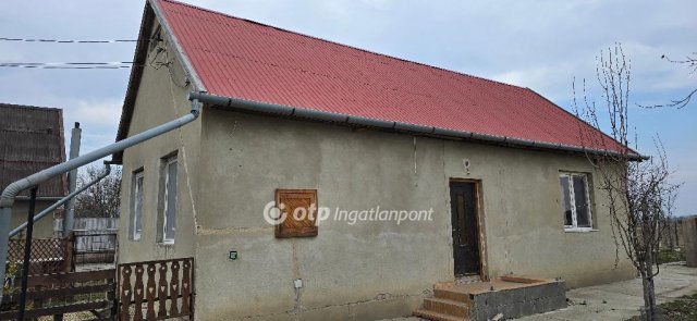 Eladó családi ház, Püspökladányban 9.9 M Ft, 2 szobás