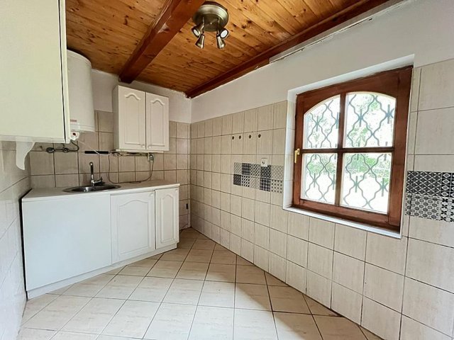 Eladó családi ház, Budapesten, III. kerületben 49.9 M Ft
