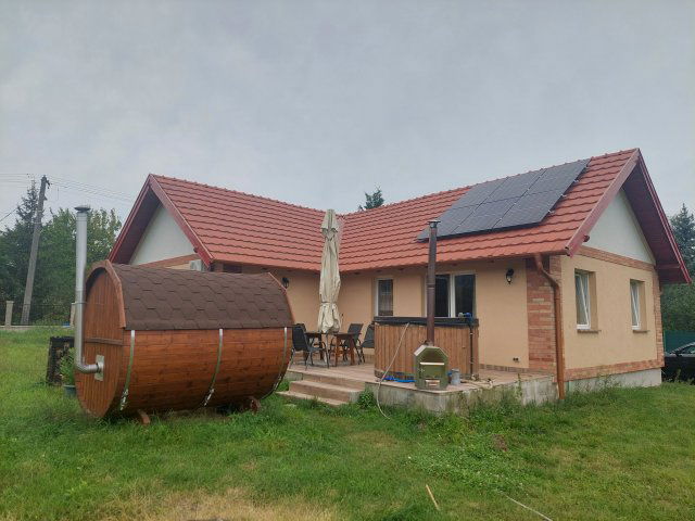 Eladó családi ház, Esztergomban 110 M Ft, 4 szobás