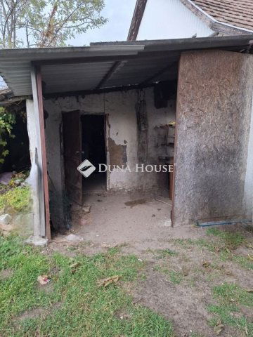Eladó családi ház, Turán 26.8 M Ft, 2 szobás