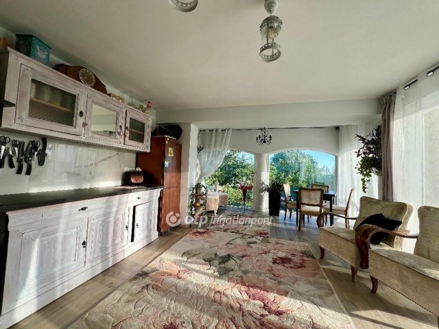 Eladó családi ház, Felsőörsön 119 M Ft, 2+1 szobás