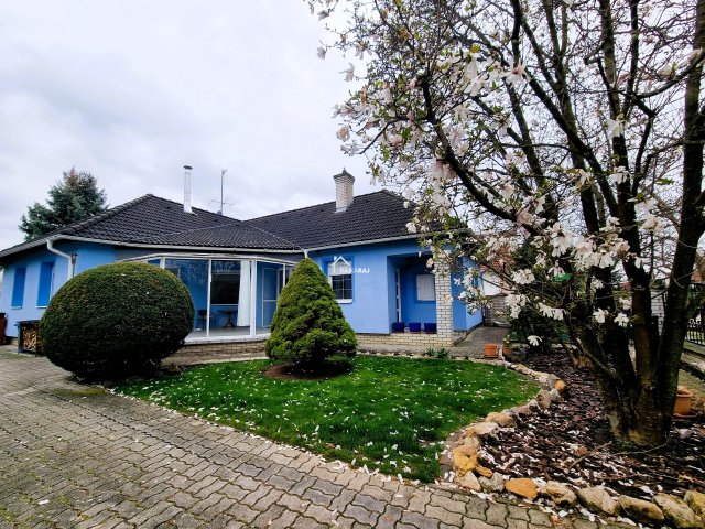 Eladó családi ház, Feketeerdőn 92.4 M Ft, 4 szobás