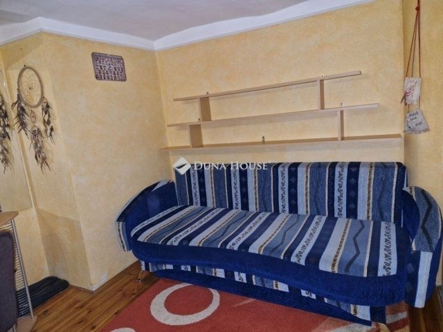 Eladó téglalakás, Budapesten, VI. kerületben 61.5 M Ft, 2 szobás