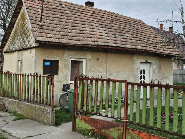 Eladó családi ház, Abonyban 13 M Ft, 1 szobás