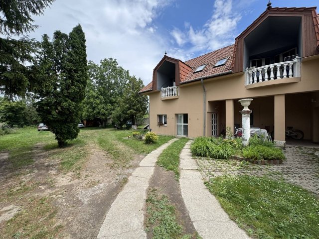 Eladó ipari ingatlan, Fertőszentmiklóson 199 M Ft, 10 szobás