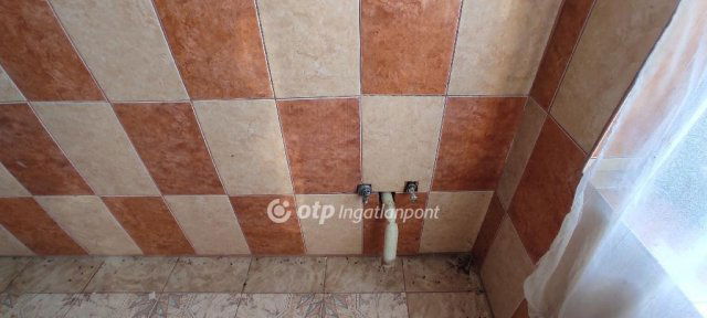 Eladó családi ház, Karancsságon 14 M Ft, 6+1 szobás