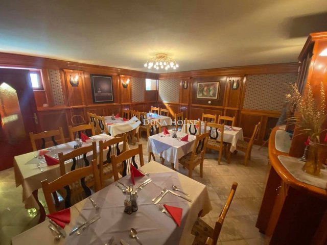 Eladó üzlethelyiség, Balassagyarmaton 98 M Ft, 10 szobás