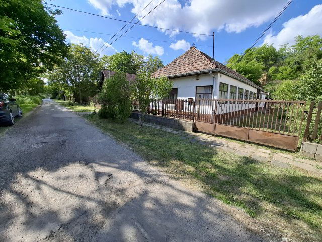 Eladó családi ház, Úrin, Szentistváni úton 24.9 M Ft, 4 szobás