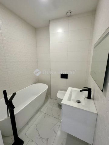 Eladó téglalakás, Budapesten, V. kerületben 181 M Ft, 4 szobás