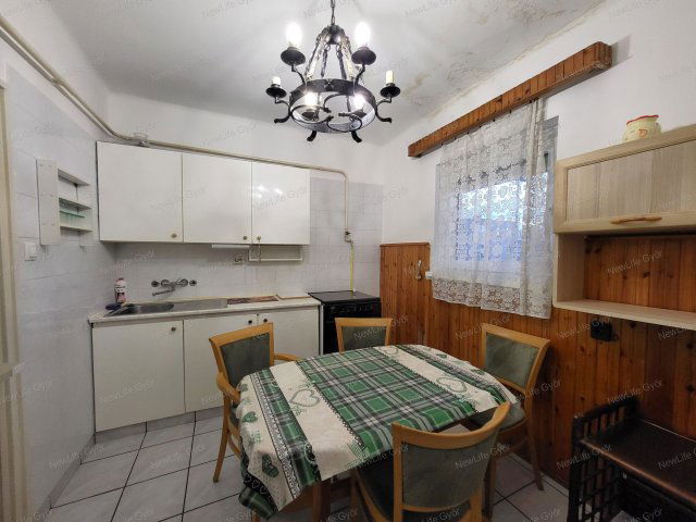 Eladó téglalakás, Győrött 53.99 M Ft, 2 szobás
