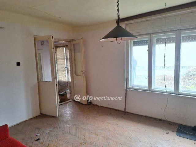 Eladó családi ház, Dávodon 4 M Ft, 2+1 szobás