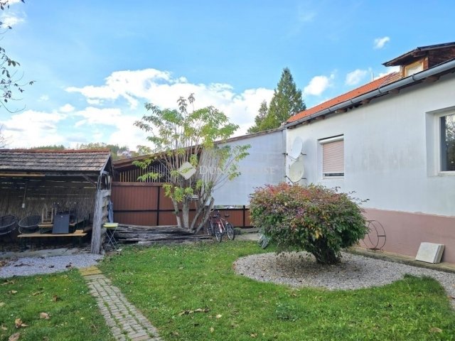 Eladó családi ház, Orfűn 119.5 M Ft, 8 szobás