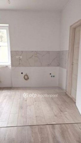 Eladó családi ház, Nagykőrösön 46.49 M Ft, 4 szobás