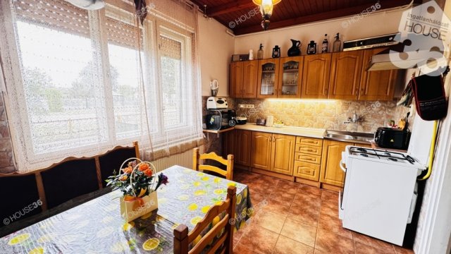 Eladó családi ház, Kecskeméten 64.9 M Ft, 4 szobás