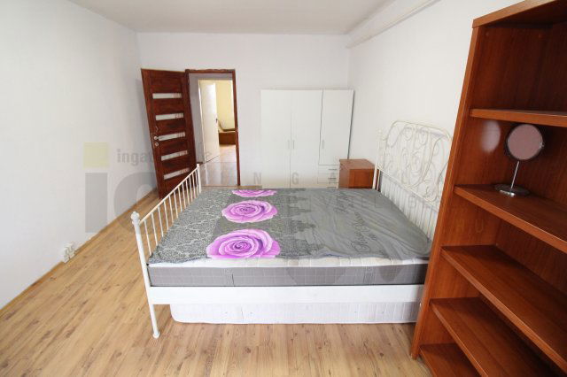 Eladó panellakás, Szegeden, Zsitva soron 47 M Ft, 3 szobás