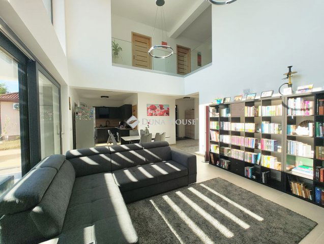 Eladó családi ház, Nyíregyházán 195 M Ft, 5 szobás