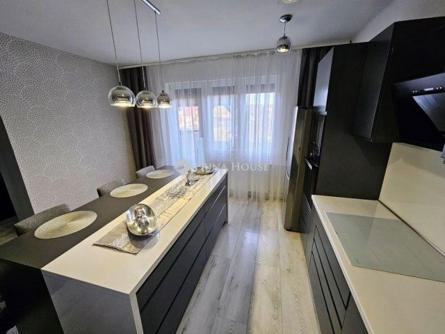 Eladó sorház, Szigethalmon 129 M Ft, 8 szobás