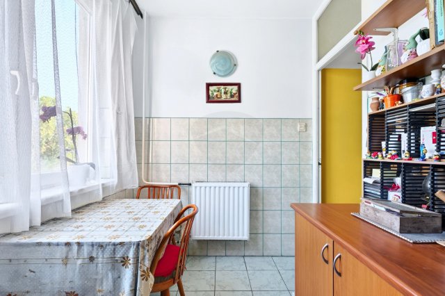 Eladó panellakás, Tatabányán 43 M Ft, 3 szobás