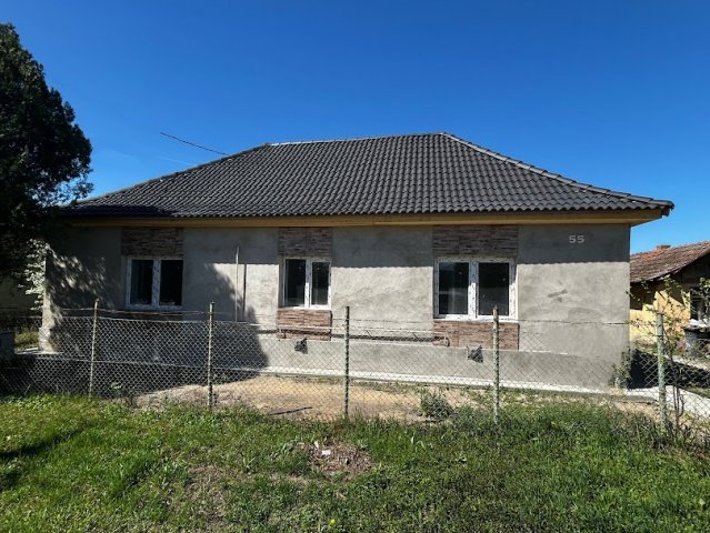 Eladó családi ház, Újszászon 34 M Ft, 2+2 szobás