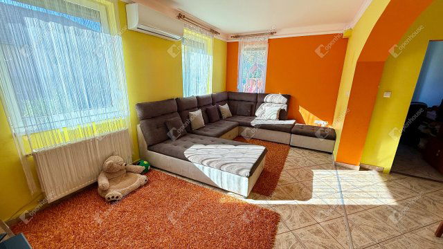 Eladó téglalakás, Üllőn 125 M Ft, 5 szobás