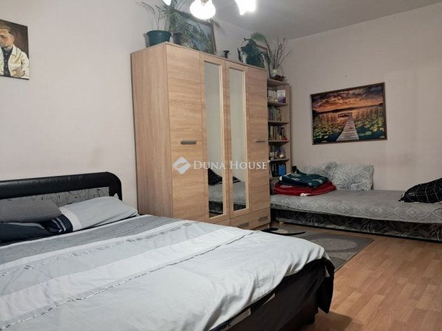 Eladó panellakás, Debrecenben 54.5 M Ft, 2 szobás